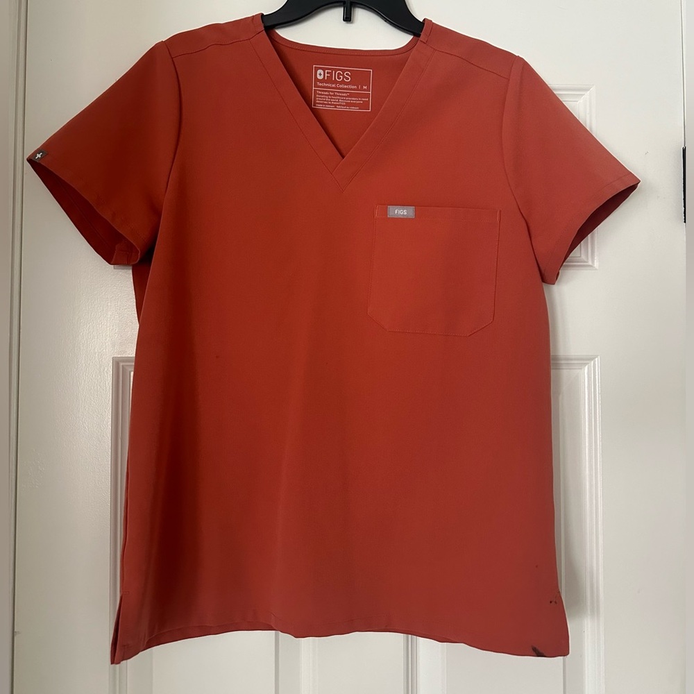 Figs scrub top. Catarina size medium. Color terracotta